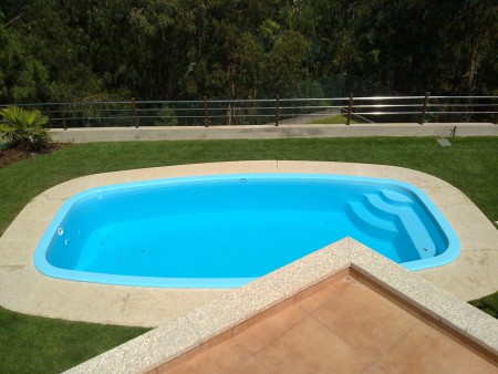 Tamanho: 8.00m x 4.00m x 1.40m